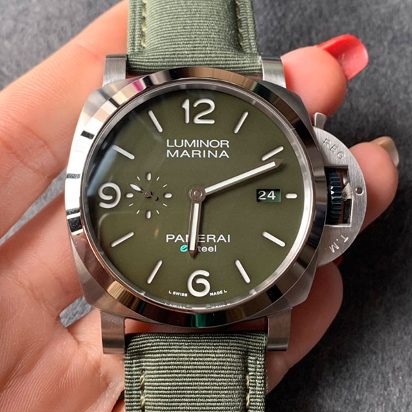 【TTF製】パネライコピー時計 ルミノール マリーナ ESteel™ ヴェルデ ズメラルド PAM01356 